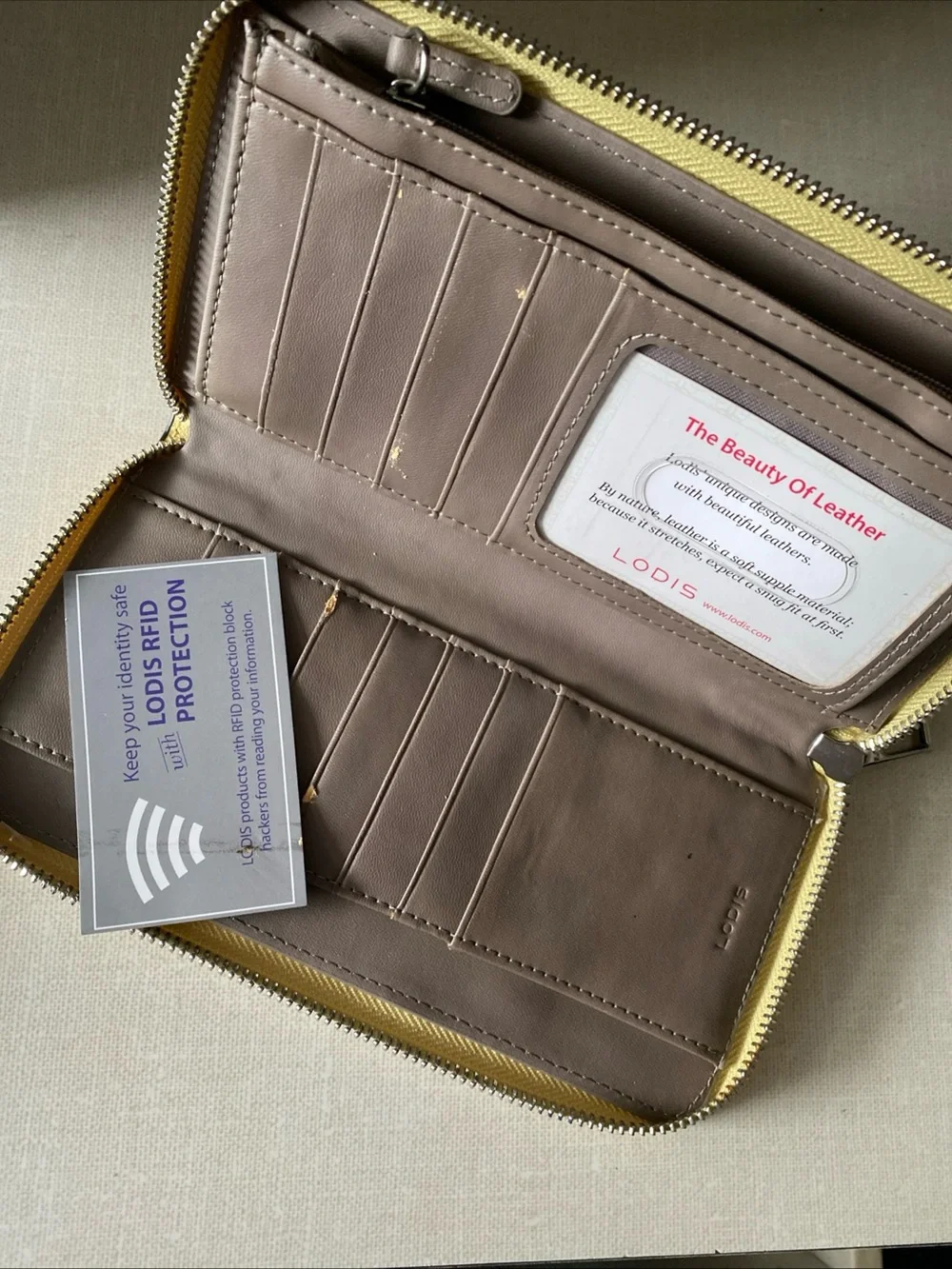 Lodi’s RFID Protection Gold Leather Zip Around Wallet  Vintage